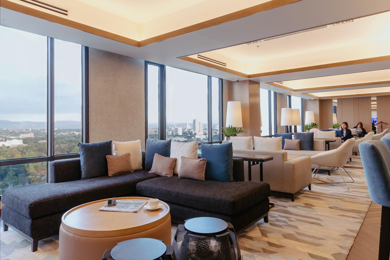 Seda Vertis North Кесон-Сити Экстерьер фото Club Lounge at Tokyo International Airport