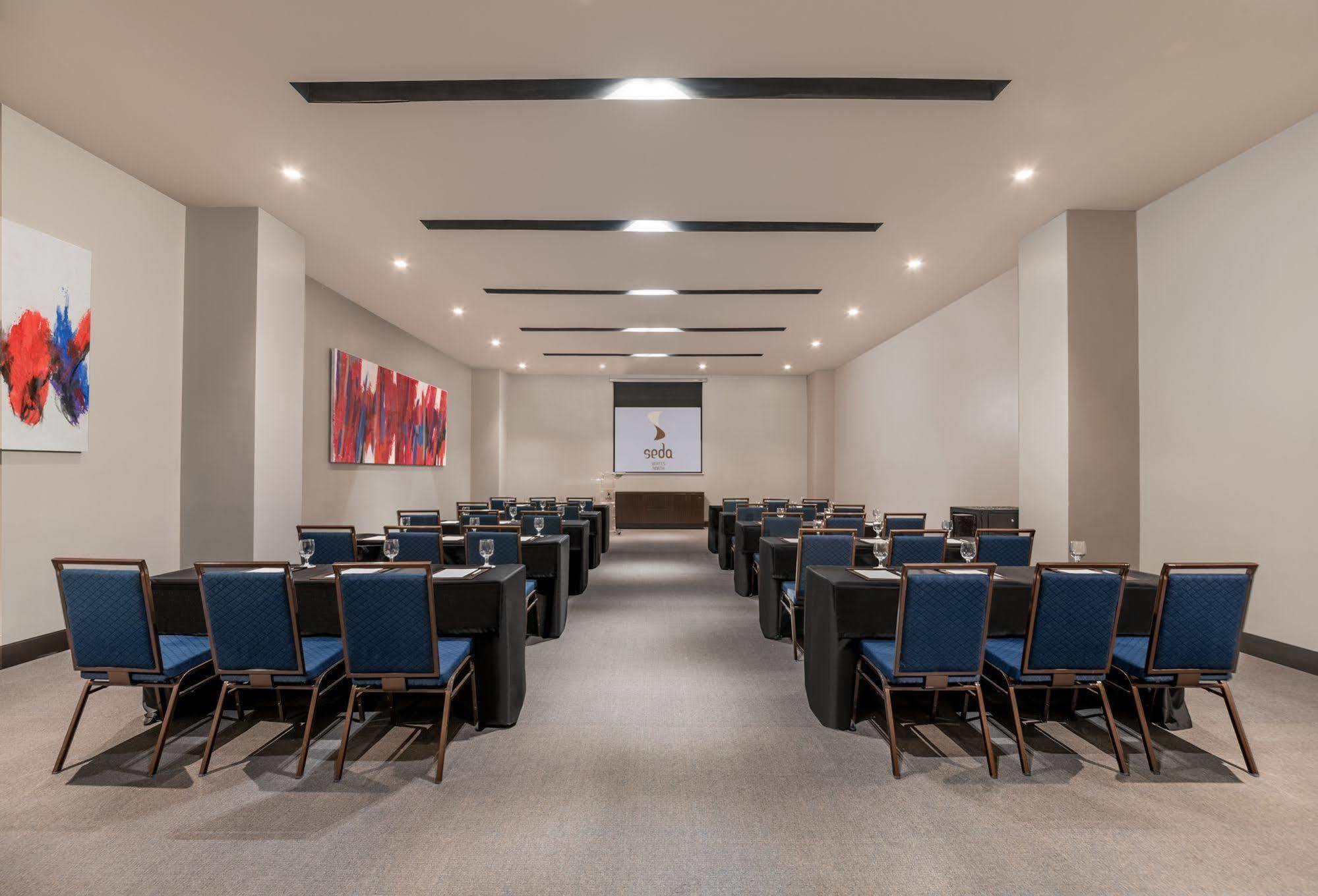 Seda Vertis North Кесон-Сити Экстерьер фото Meeting room at the hotel